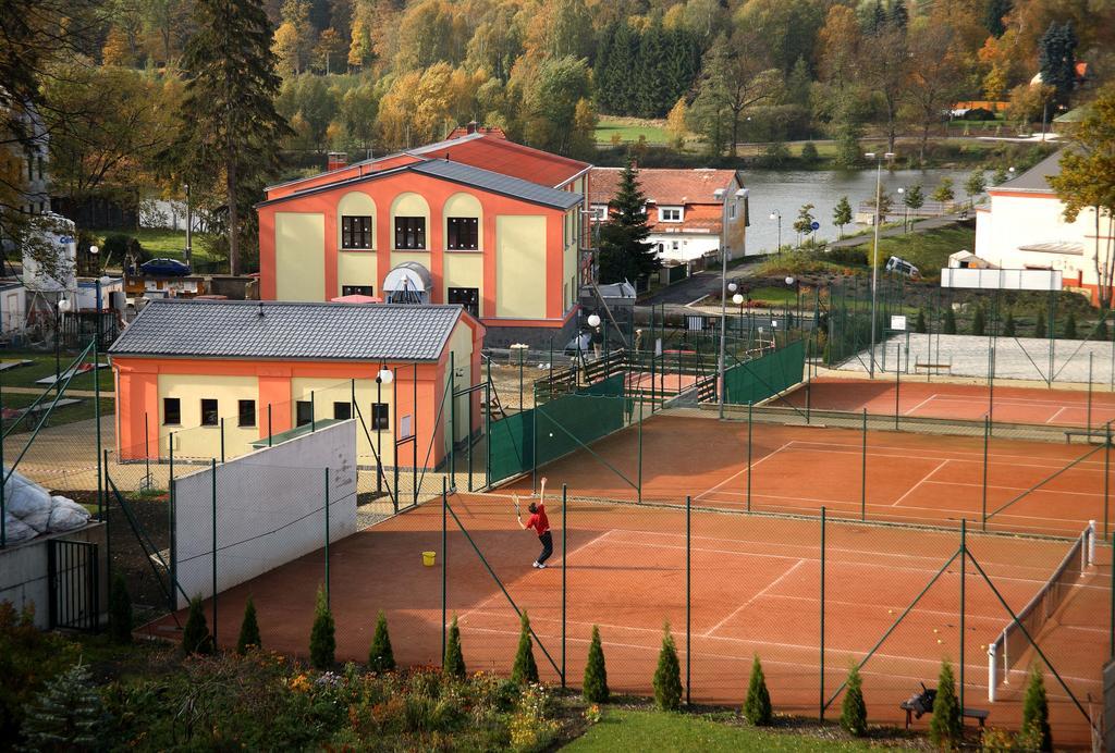 Dum U Sipku Hotel Krasna Lipa Exterior photo